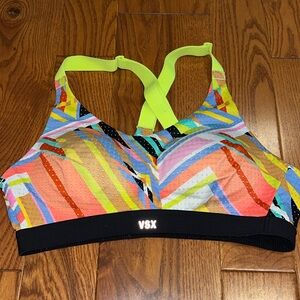 Victoria’s Secret VSX sport padded sports bra 34A